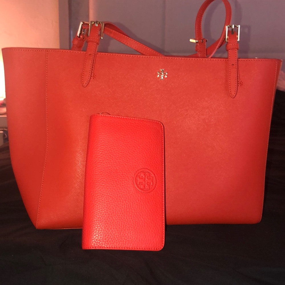 Tory Burch tote with matching wallet